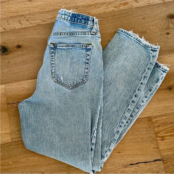 Abercrombie and Fitch Dad High Rise Jeans - Picture 4 of 10